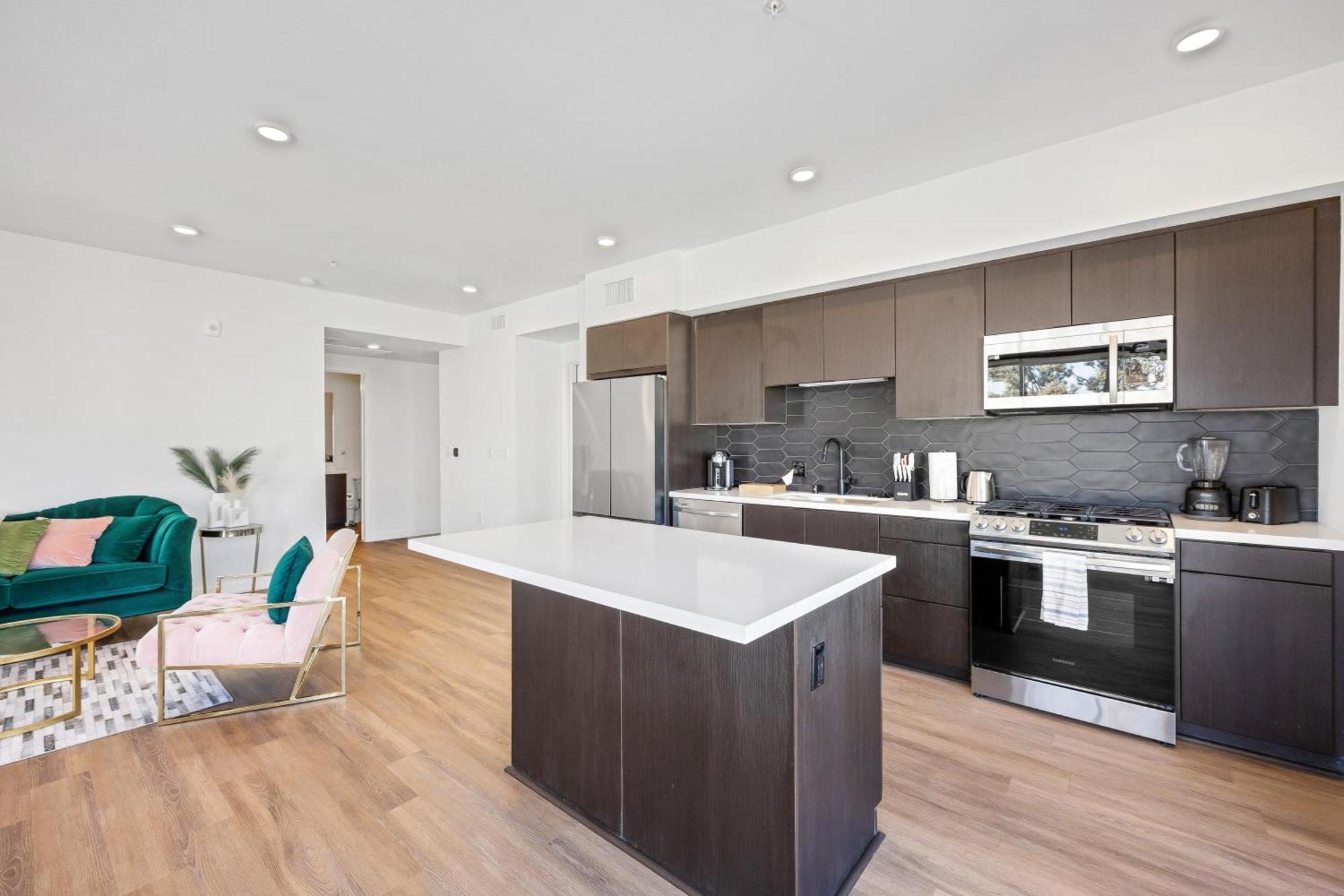 One Lux Hollywood View La Apartamento